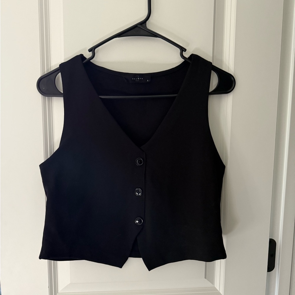 Black Sleeveless Button-Up Top